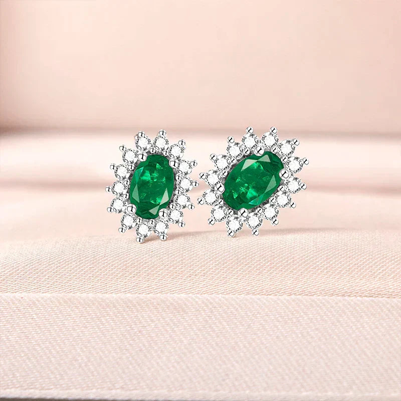 Brinco Oval com Esmeralda